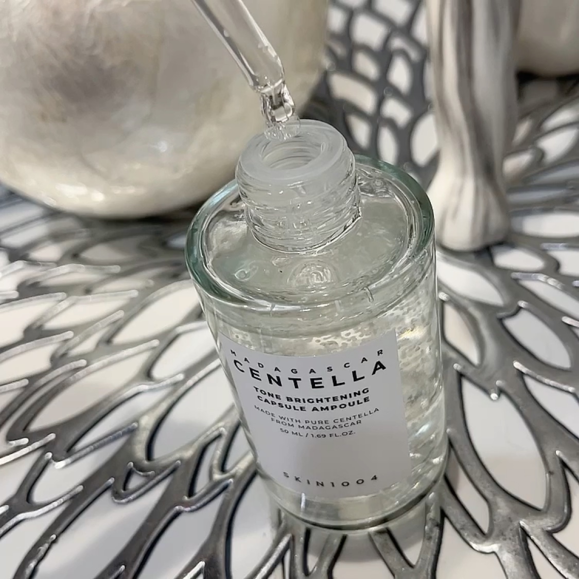 トーンブライトニング カプセルアンプル/SKIN1004/美容液を使ったクチコミ（3枚目）