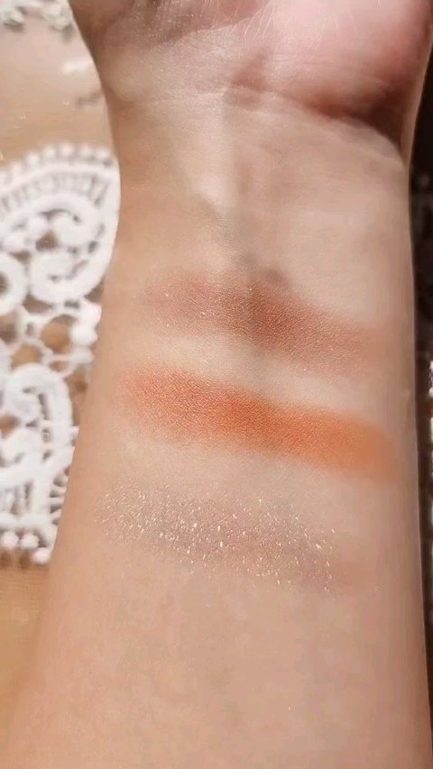 アリュールド シングル アイシャドウ/DAZZSHOP/単色アイシャドウの動画クチコミ2つ目