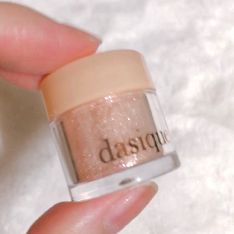 スターリットグリッターパウダー/dasique/グリッターを使ったクチコミ（2枚目）