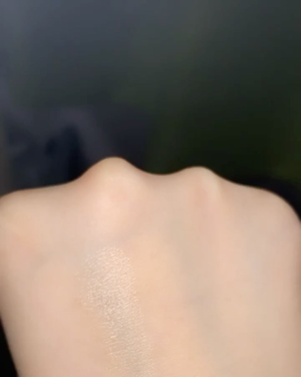 アイカラー フローデュウ/エレガンス クルーズ/ジェル・クリームアイシャドウの動画クチコミ2つ目