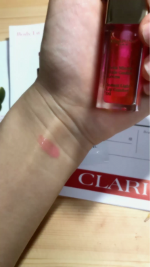 コンフォート リップオイル /CLARINS/リップグロスを使ったクチコミ（2枚目）