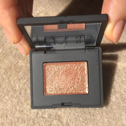 ハードワイヤードアイシャドー/NARS/単色アイシャドウを使ったクチコミ(3枚目)