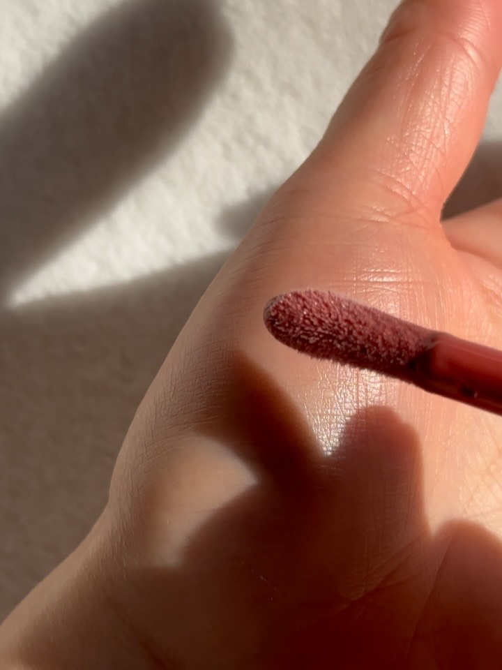 ジンジャーシュガーカラーリップセラム/ETUDE/リップ美容液の動画クチコミ1つ目