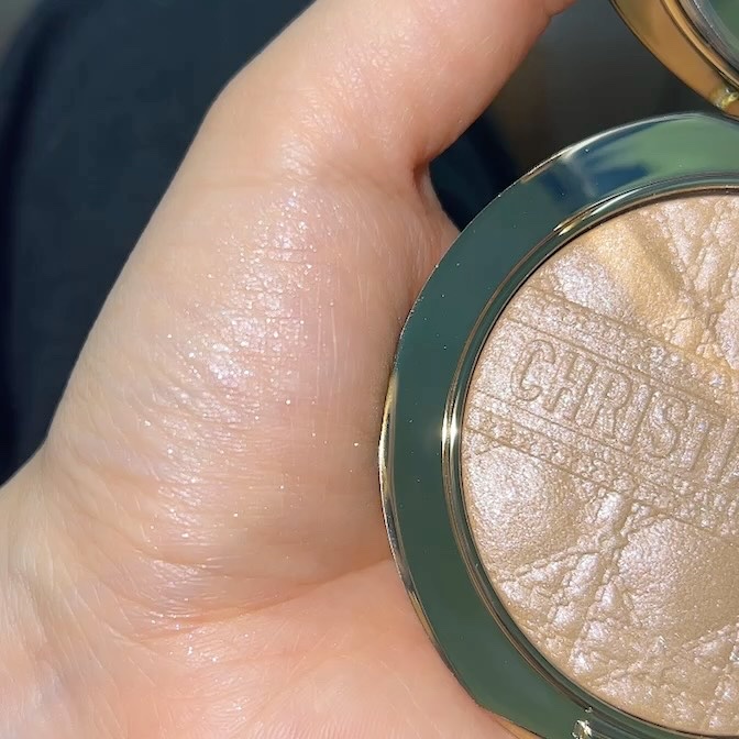 ディオールスキン フォーエヴァー グロウ ルミナイザー（ホリデーコレクション 2025 限定品）/Dior/メイクアップの動画クチコミ2つ目