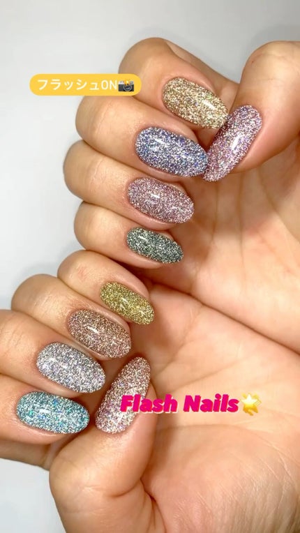 レトロリフレクションスペクトラムグリッター/MATIERE/ネイルチップ・パーツの人気ショート動画