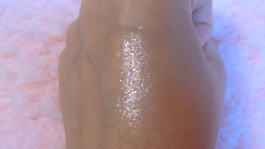 ホイルショックシャドウ/HOLIKA HOLIKA/単色アイシャドウの動画クチコミ3つ目