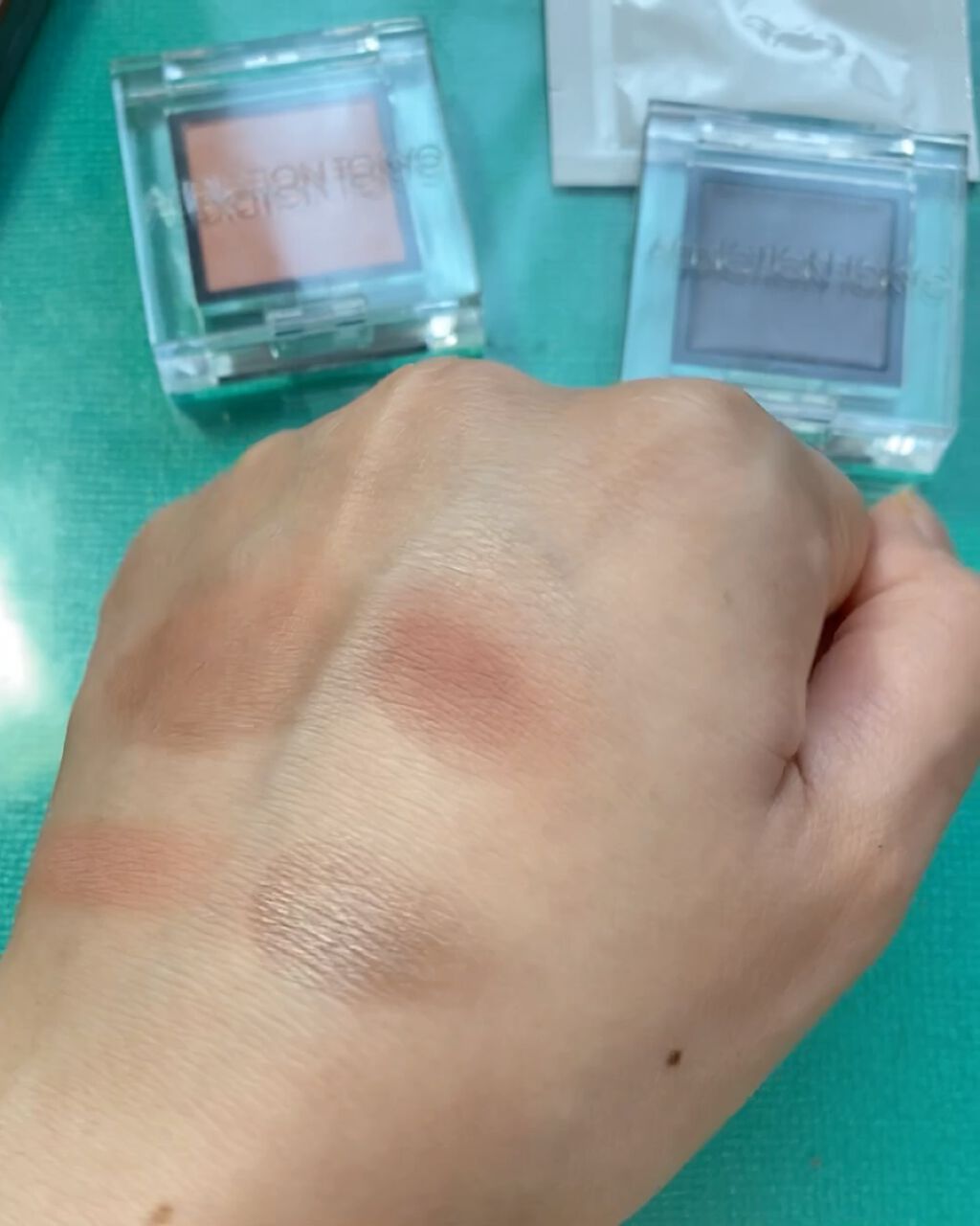 アディクション ザ アイシャドウ マット/ADDICTION/単色アイシャドウを使ったクチコミ（3枚目）