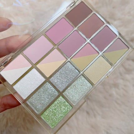 ソフトブラーリングアイパレット/wakemake/アイシャドウパレットを使ったクチコミ(4枚目)