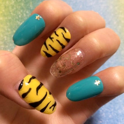 ジェルネイル(ライト対応)/セリア/ジェルネイルの人気ショート動画