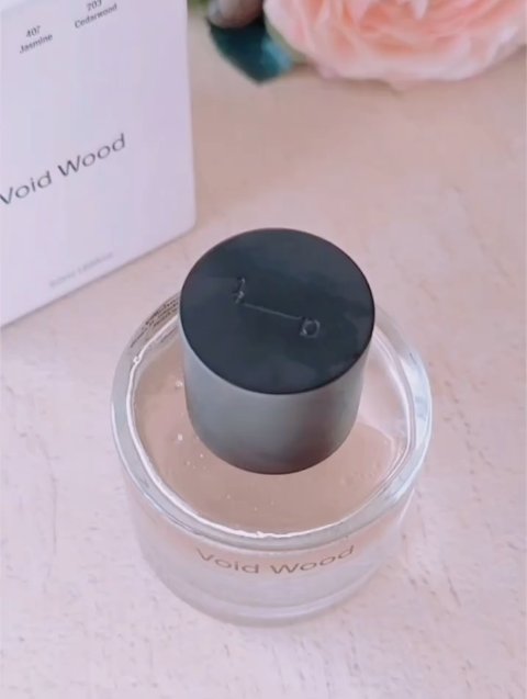 オードパフューム ボイドウッド/Addct/香水(レディース)を使ったクチコミ（3枚目）