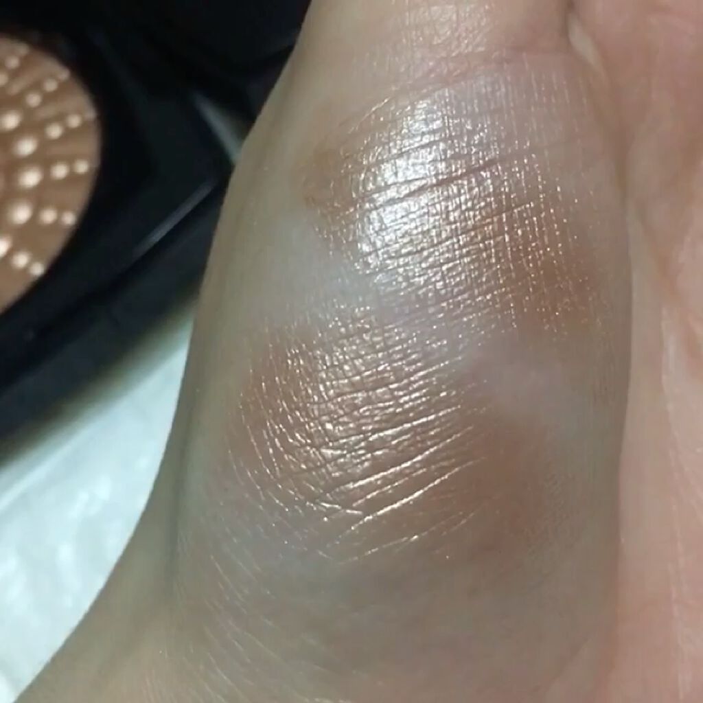 ペルル ドゥ ルミエール /CHANEL/パウダーハイライトを使ったクチコミ（3枚目）