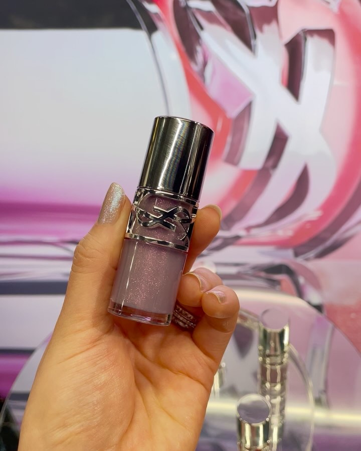 YSL ラブシャイン オイル グロス #2 ラッキー ムーンストーン/YVES SAINT LAURENT BEAUTE/リップグロスを使ったクチコミ（3枚目）
