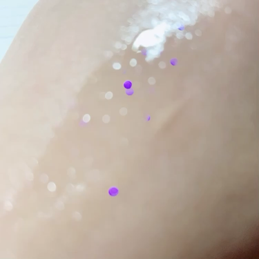 セリア MP ジェム リップグロスのクチコミ「青ラメがカメラのバグみたいになってる件。


これやばくない？普通にやばくない？

嘘と思って.....」（2枚目）