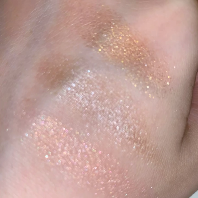 miffy アイシャドウ/ミッフィー メイクアップシリーズ/単色アイシャドウの動画クチコミ1つ目