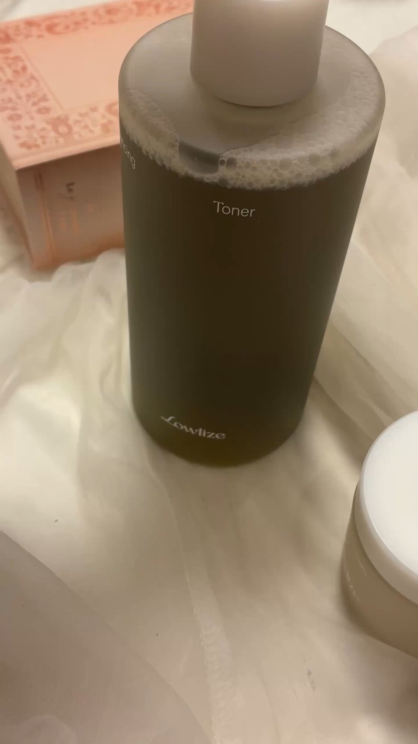 ファーストバランシングトナー/Lowlize/化粧水の人気ショート動画