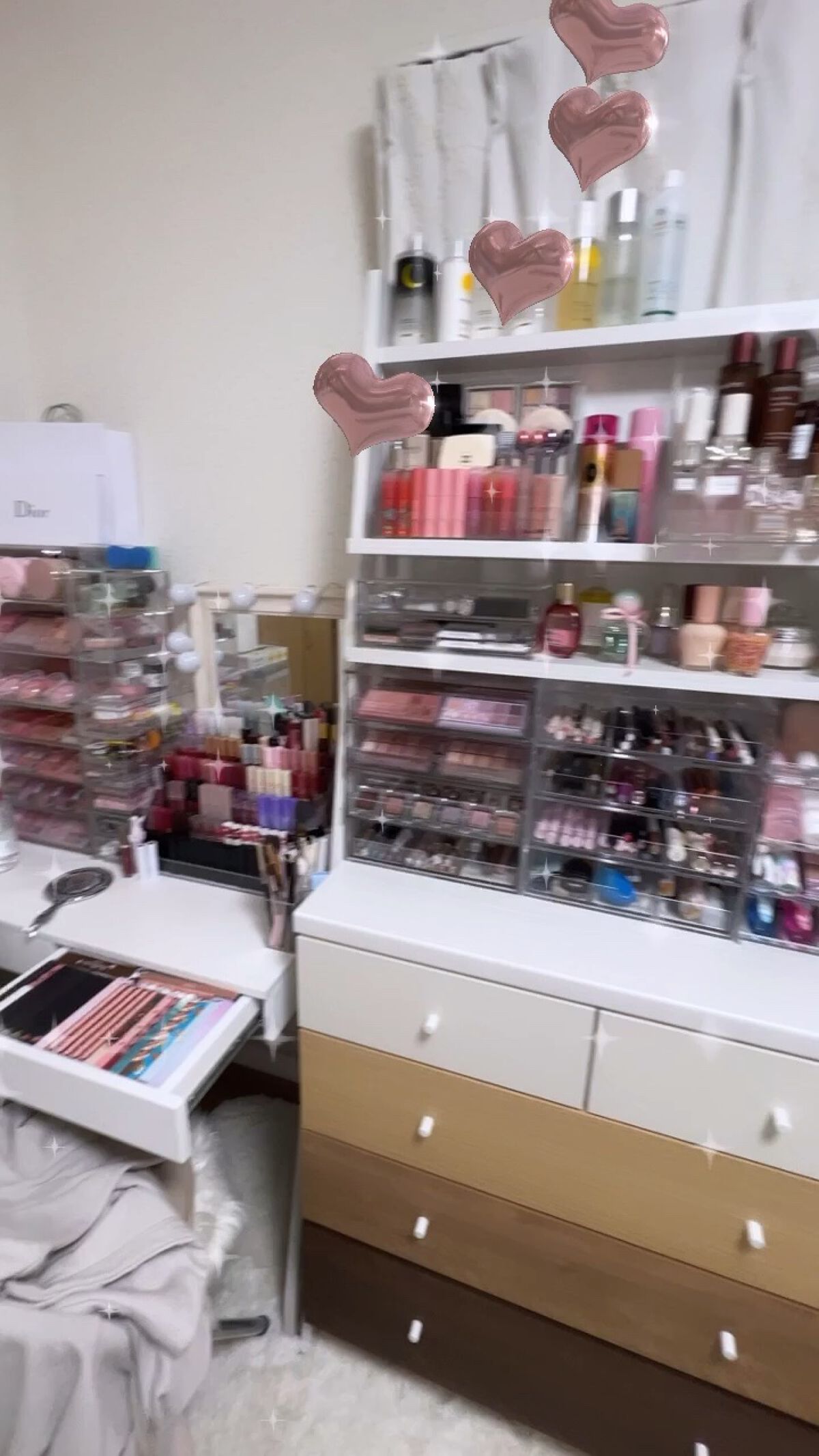 ＼コスメオタクのコスメ収納／


☁　　☁　　☁　　☁　　☁　　☁　　☁


#コスメオタク
#コスメ収納
#メイク収納 
#ドレッサー