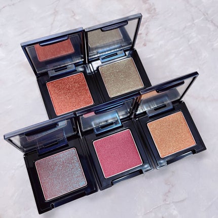 ラズル アイカラー/エレガンス ラズル /単色アイシャドウの人気ショート動画