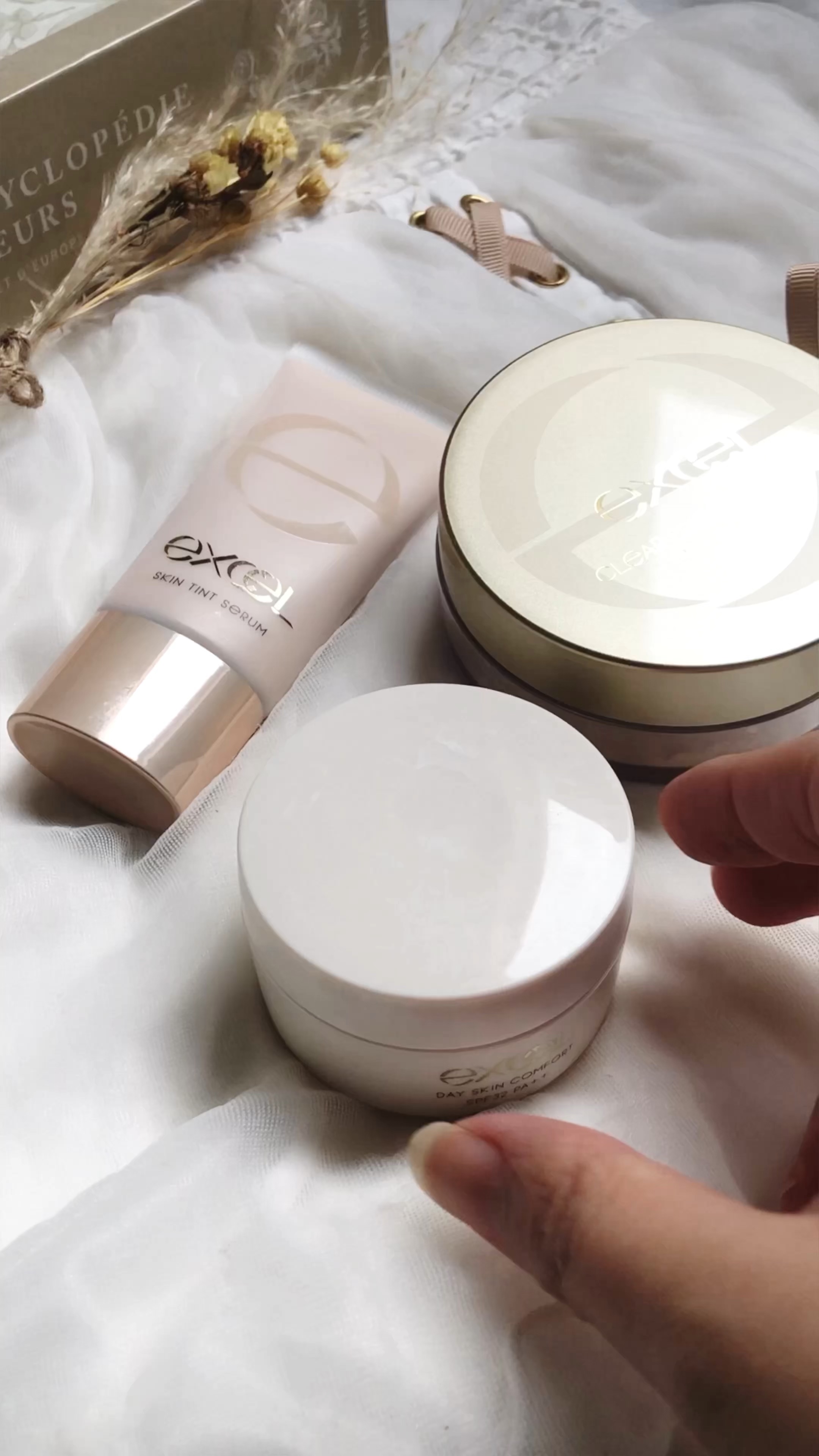 スキンティントセラム/excel/リキッドファンデーションの動画クチコミ2つ目