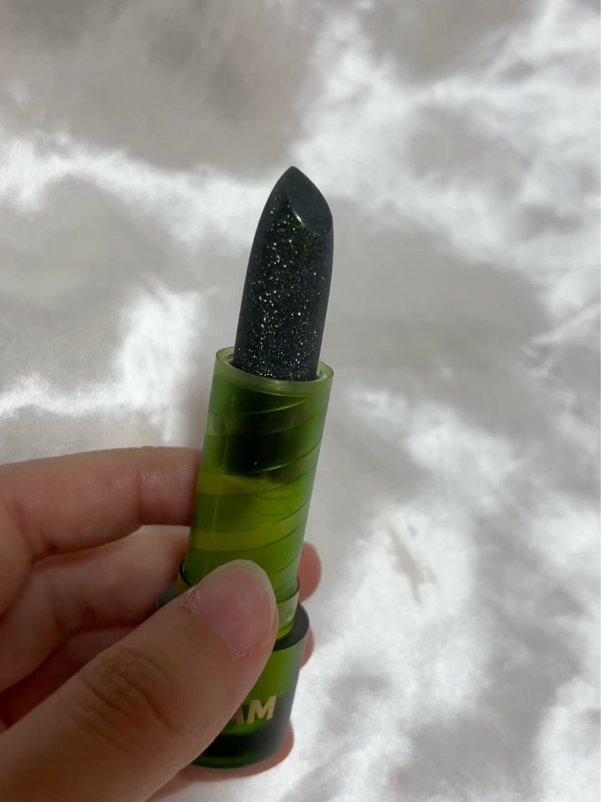 才能豊かな薬草学者のグリッター リップスティック/SHEGLAM/口紅の動画クチコミ1つ目