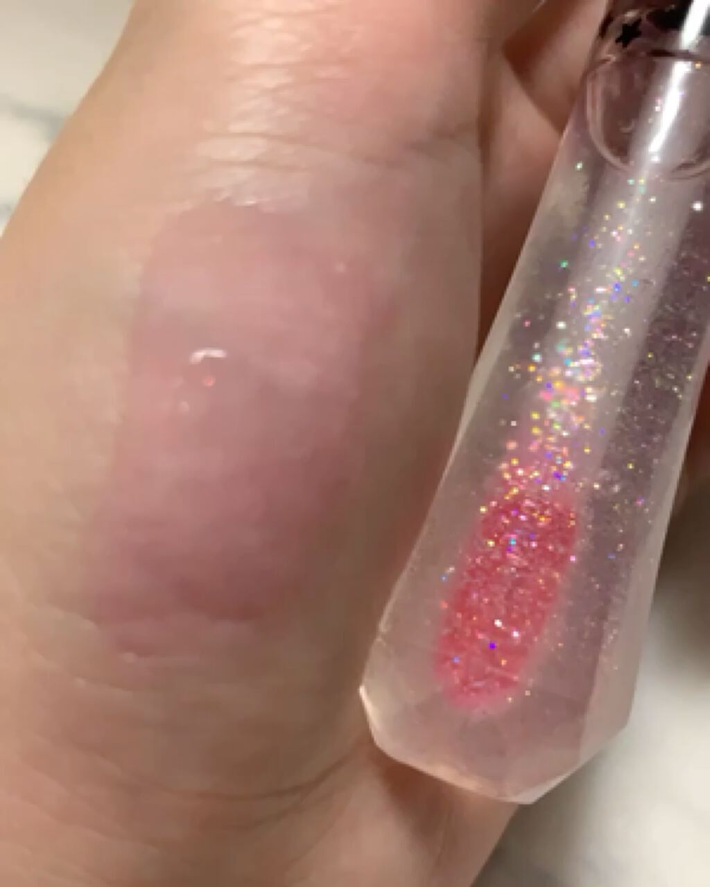 クリスタル リップティント 02 starry kisses more/JILL STUART/リップグロスを使ったクチコミ（3枚目）