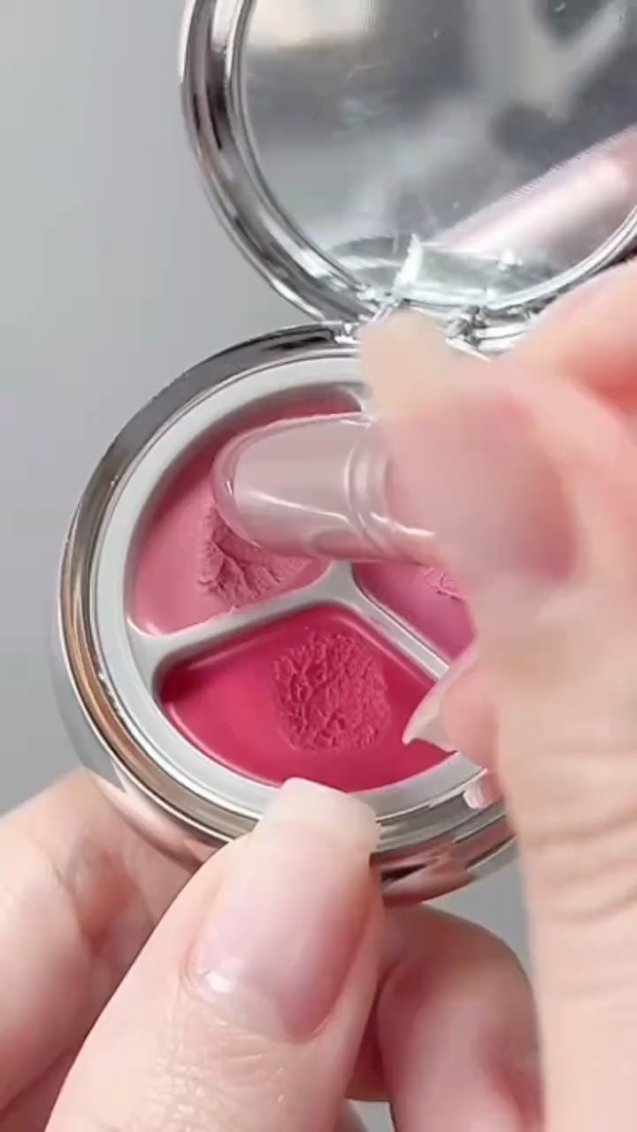 グローイングタイムトゥーキスアンドブラッシュ/Dinto/口紅を使ったクチコミ（1枚目）