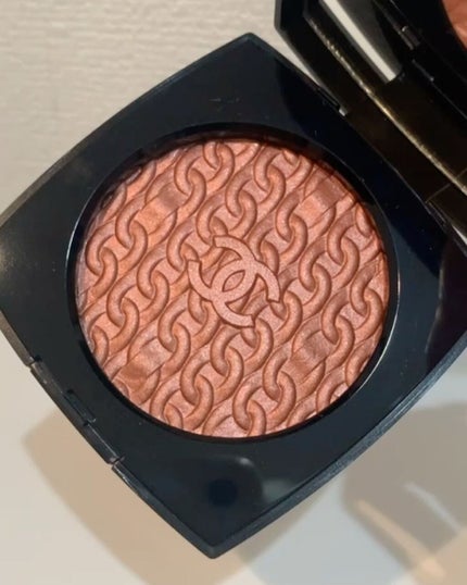 レ シェヌ ドゥ シャネル/CHANEL/プレストパウダーの動画クチコミ1つ目