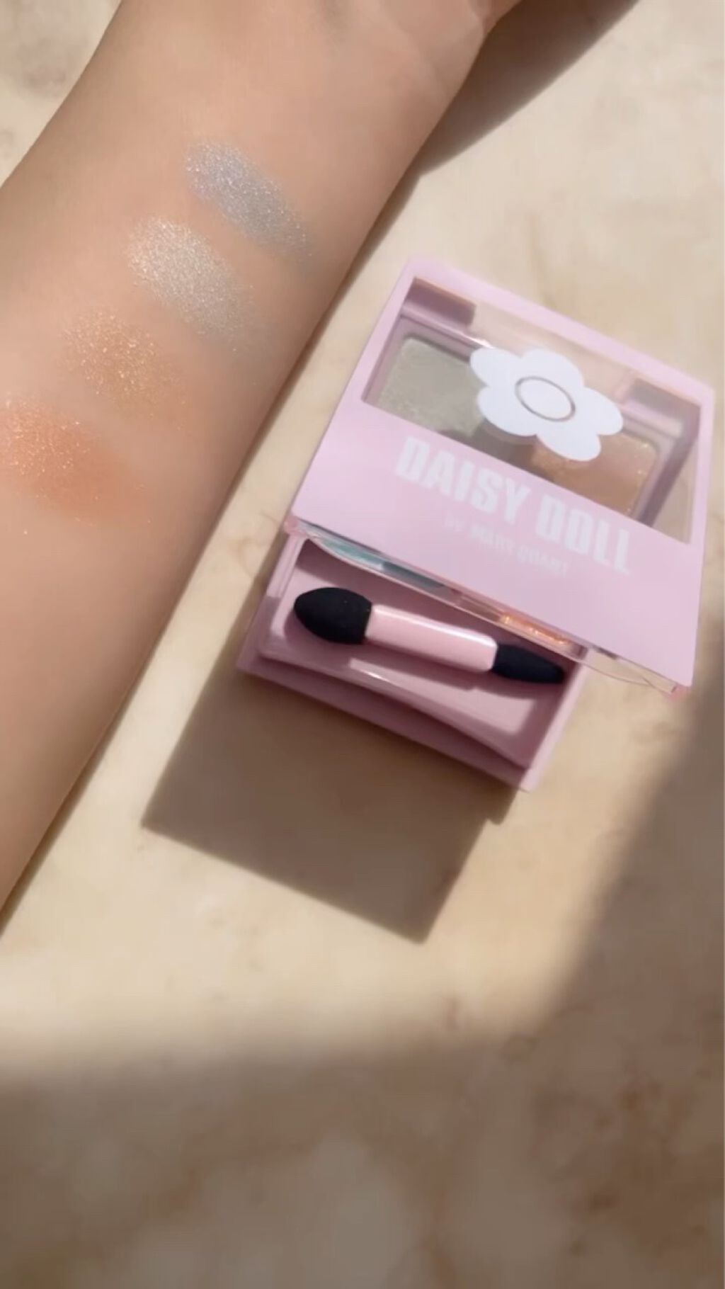 デイジードール アイカラー パレット/DAISY DOLL by MARY QUANT/アイシャドウパレットの動画クチコミ3つ目