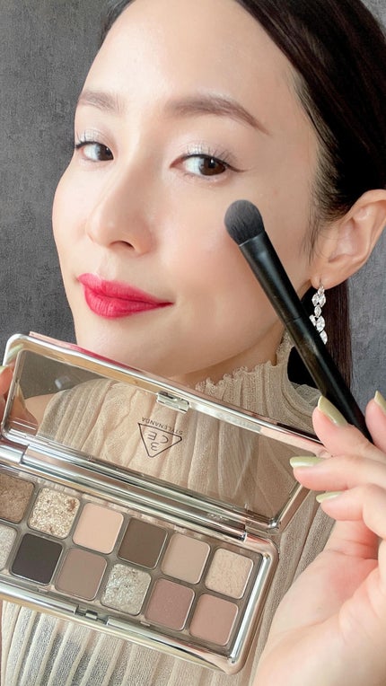 3CE ニューテイク アイシャドウパレット/3CE/アイシャドウパレットの人気ショート動画