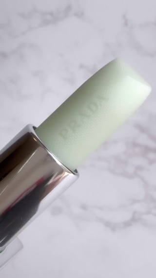 リップ バーム オプティマイジング ケア/PRADA BEAUTY/リップバームの人気ショート動画