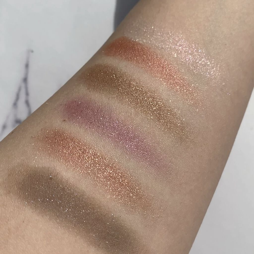 ホリデー アディクション “イリディセント ユーフォリア”/ADDICTION/メイクアップキットの動画クチコミ2つ目