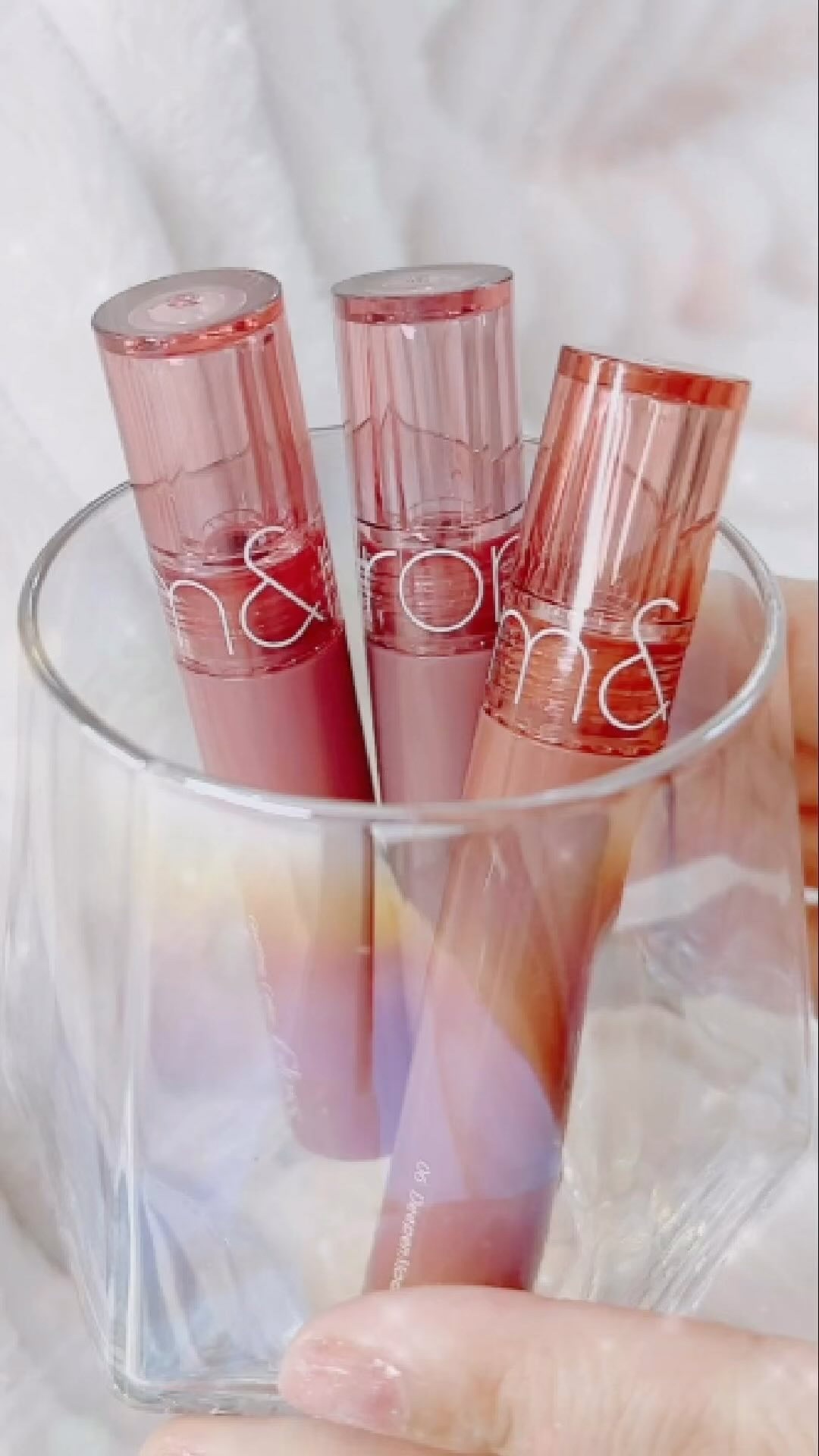 グラスティングカラーグロス/rom&nd/リップグロスを使ったクチコミ（1枚目）