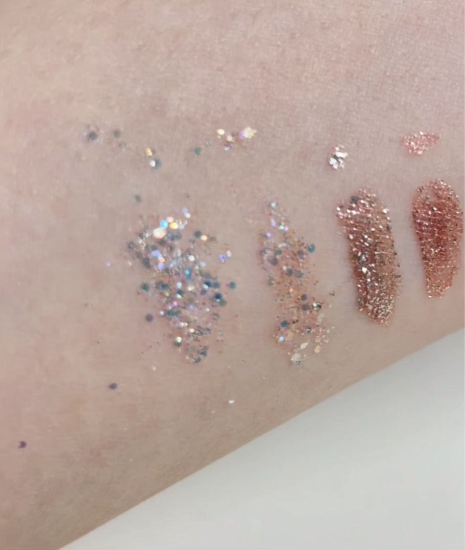 トゥインクルグリッター[ホログラム]/innisfree/リキッドアイシャドウの動画クチコミ3つ目