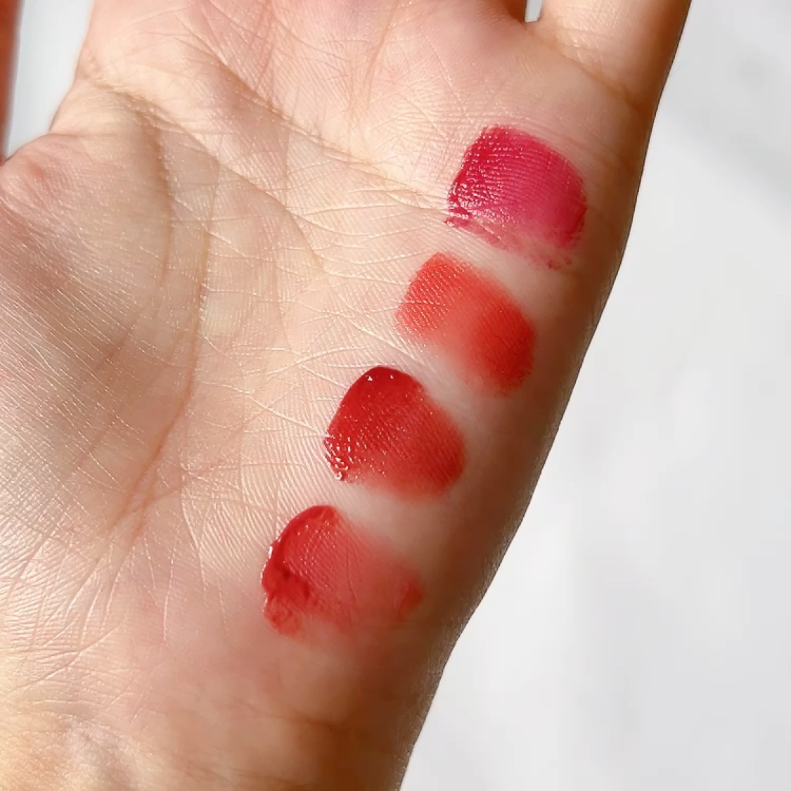 ハイパーフィットカラーウェア　ビーガンベルベットティント/FEEV/リップティントの動画クチコミ2つ目