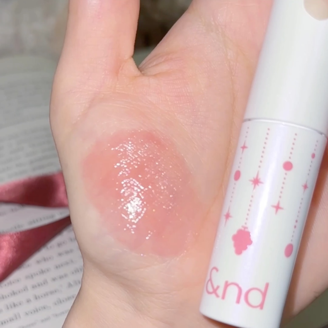 アンドバイロムアンド　グラッシーボムティント/&nd by rom&nd/リップティントを使ったクチコミ（3枚目）