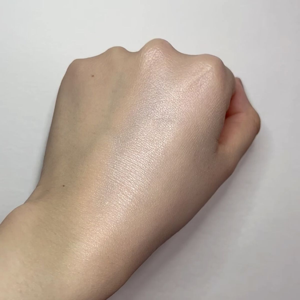 エブリデイブライト UVプロテクター トーンアップシマーラベンダー ホワイトフローラル/JILL STUART/日焼け止めジェルの動画クチコミ3つ目