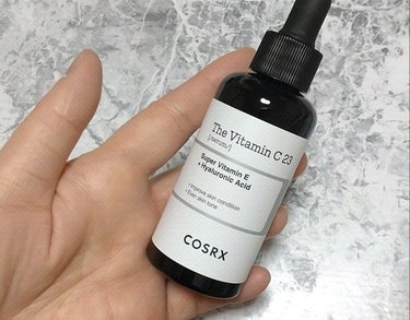 RXザ・ビタミンC23セラム
COSRX
・開封後は冷蔵庫保存
・生ビタミンC 23%配合
明るい肌にしたい方向け、レチノールと一緒には使えないので朝用☀に使っています。
高濃度で、短時間で効果を感じた