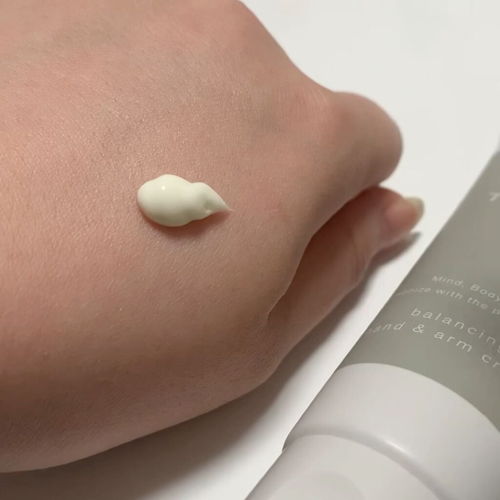 THREE バランシング ハンド&アーム クリームのクチコミ「\リフレッシュしたい時に手元を潤すハンドクリーム🍊/

.
THREE
バランシング ハンド&.....」（3枚目）