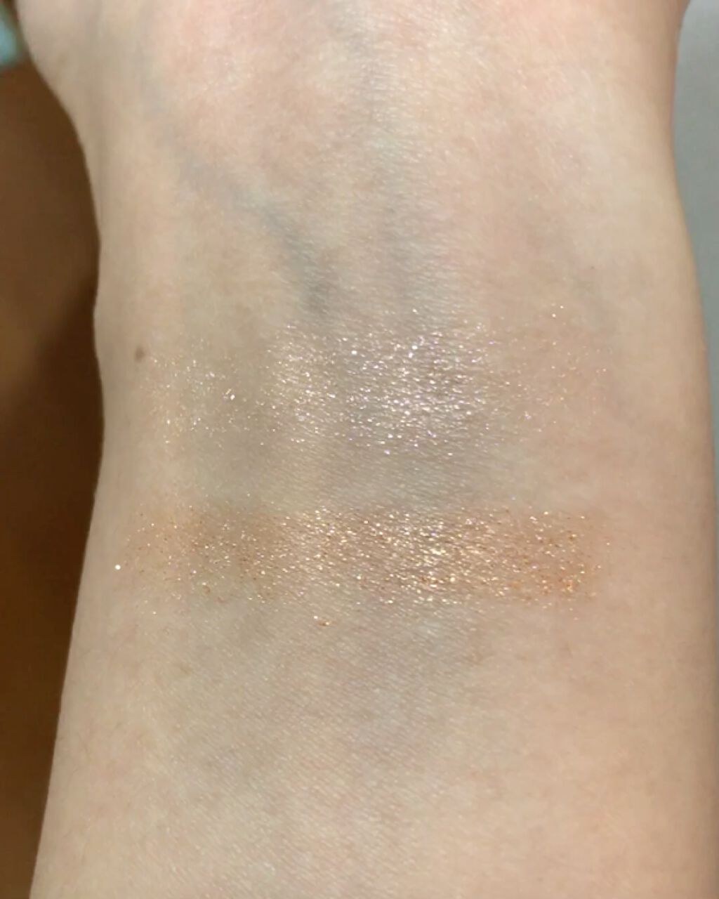 グリッターモノアイシャドウスティックス/STONEBRICK/グリッターを使ったクチコミ（2枚目）