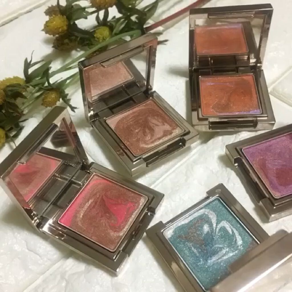 マージングカラーアイズ/LUNASOL/単色アイシャドウの動画クチコミ4つ目