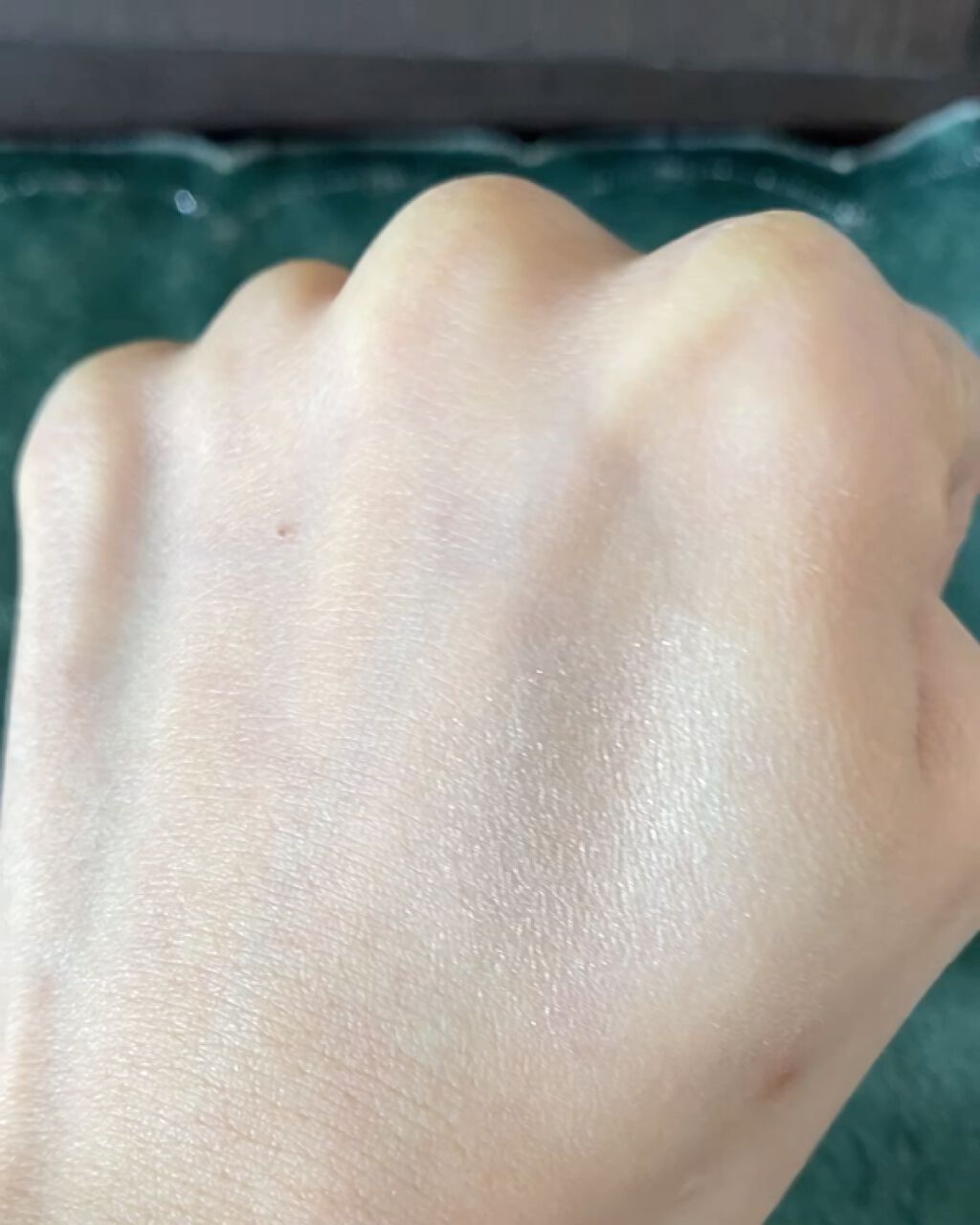 パウダー ポップ フラワー ハイライター/CLINIQUE/パウダーハイライトの動画クチコミ4つ目