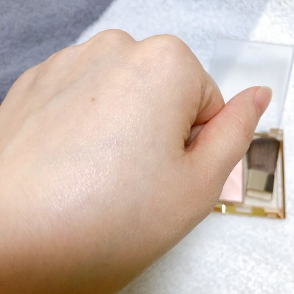 excel ドレープド シマーグロウのクチコミ「波打つ模様が綺麗✨
ギラギラしない控えめ主張のパールハイライト

自然な奥行き感で、ありとなし.....」（3枚目）