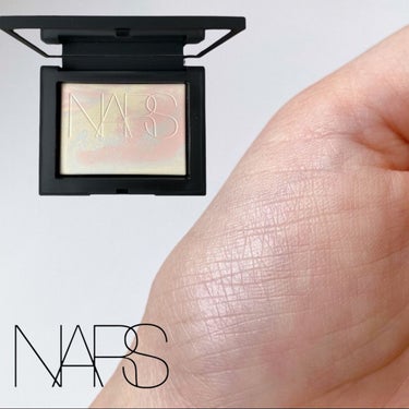 ライトリフレクティング プリズマティックパウダー/NARS/プレストパウダーの人気ショート動画