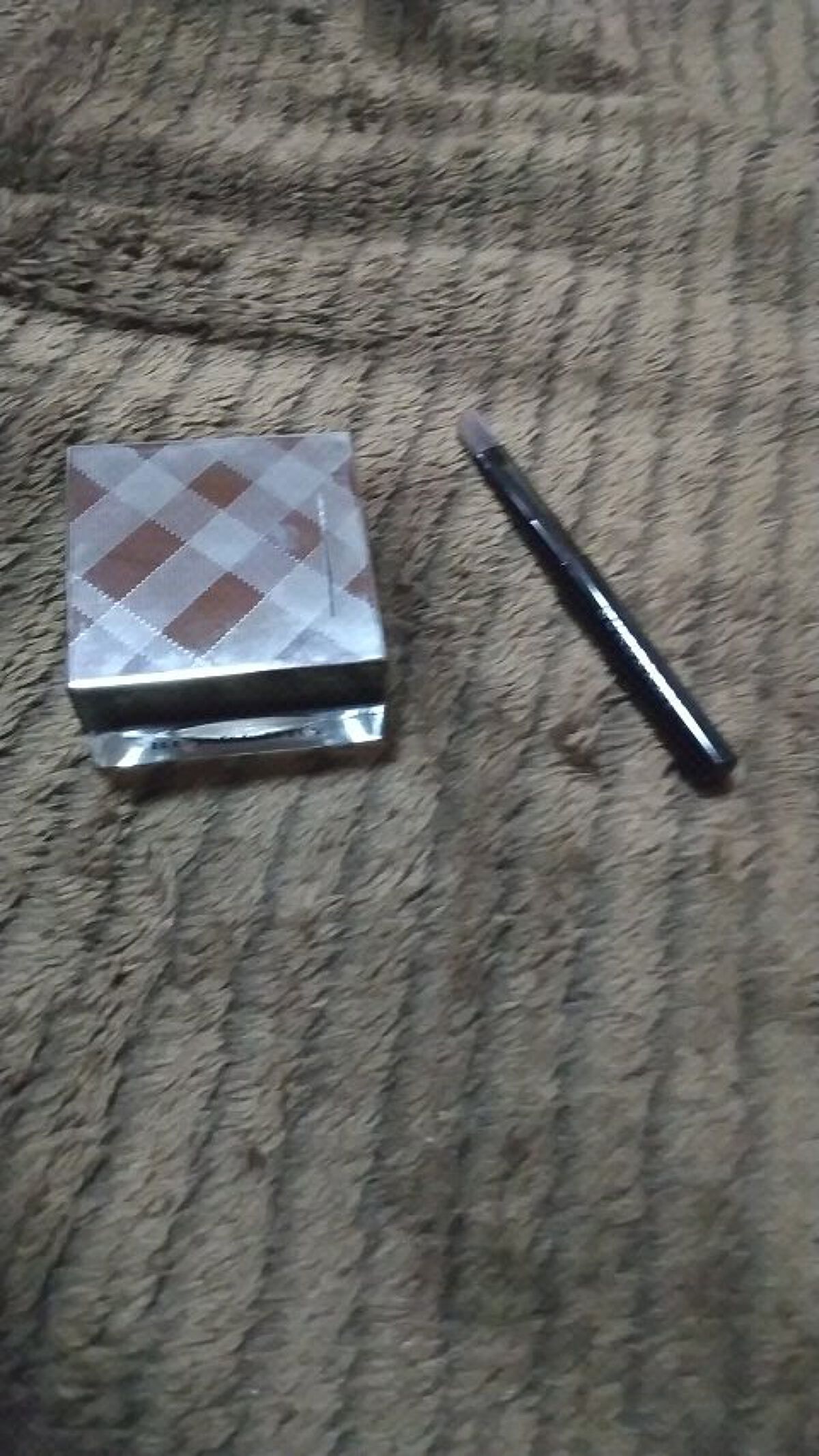 アイカラークリーム/Burberry Beauty/ジェル・クリームアイシャドウの動画クチコミ2つ目