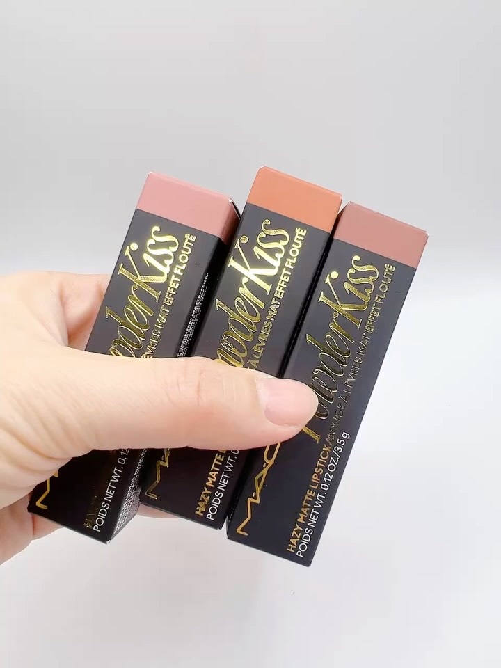 パウダー キス ヘイジー マット リップスティック/M・A・C/口紅を使ったクチコミ（2枚目）