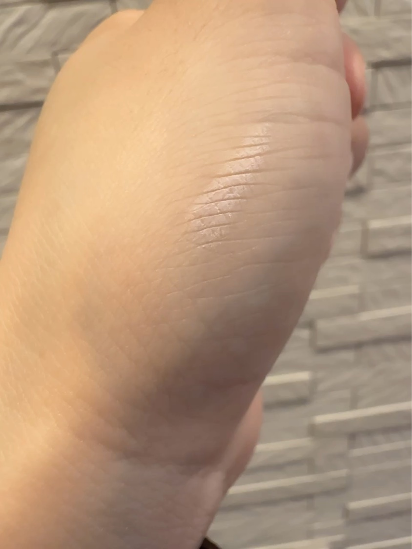 🌼KATE🌼
🌼エアリーアンダーアイボリューマー🌼

EX-1　マットホワイト

涙袋アイテムが欲しくって、探して購入！！

ピタッと密着力があり、自然な涙袋がつくれる🥹❤️

目の下のシワにも入らないので長時間経っても綺麗です�