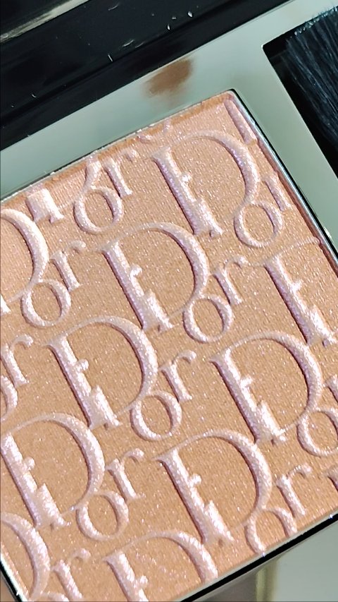 ディオールスキン ルージュ ブラッシュ/Dior/パウダーチークを使ったクチコミ（2枚目）