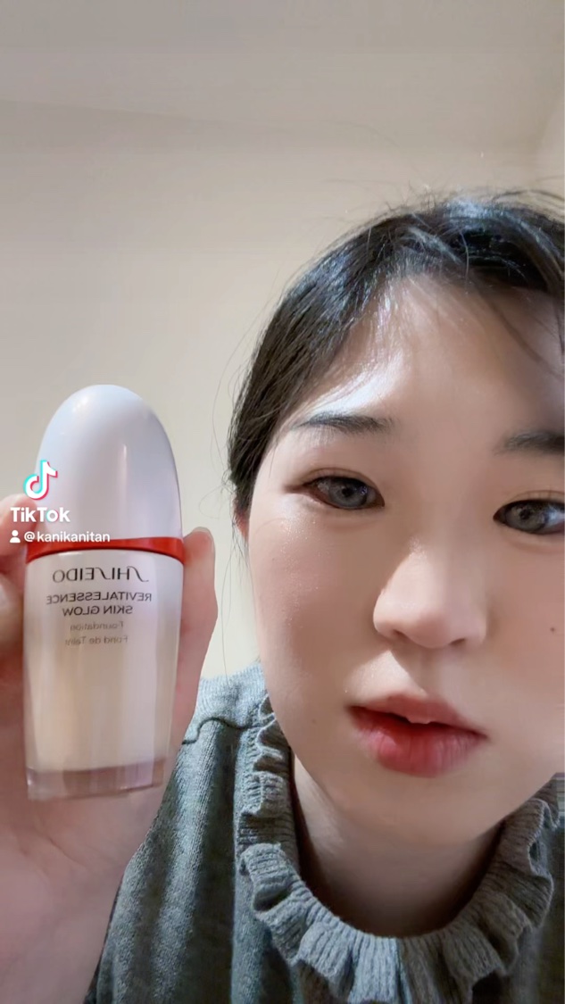 ドラマティックエッセンスリキッド/マキアージュ/リキッドファンデーションを使ったクチコミ（1枚目）