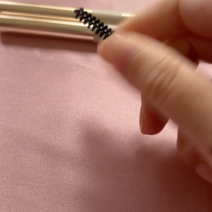 ドット オン ムードエッジ アンド フラットアイブロウ/Heart Percent/アイブロウペンシルの動画クチコミ4つ目