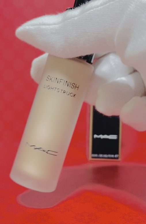 スキンフィニッシュ ライトストラック リキッド ハイライター/M・A・C/リキッドハイライトを使ったクチコミ（1枚目）