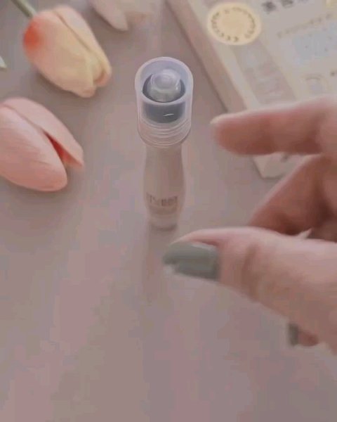 大人のロールオンエッセンス/ハリーハリー/アイケア・アイクリームの動画クチコミ3つ目